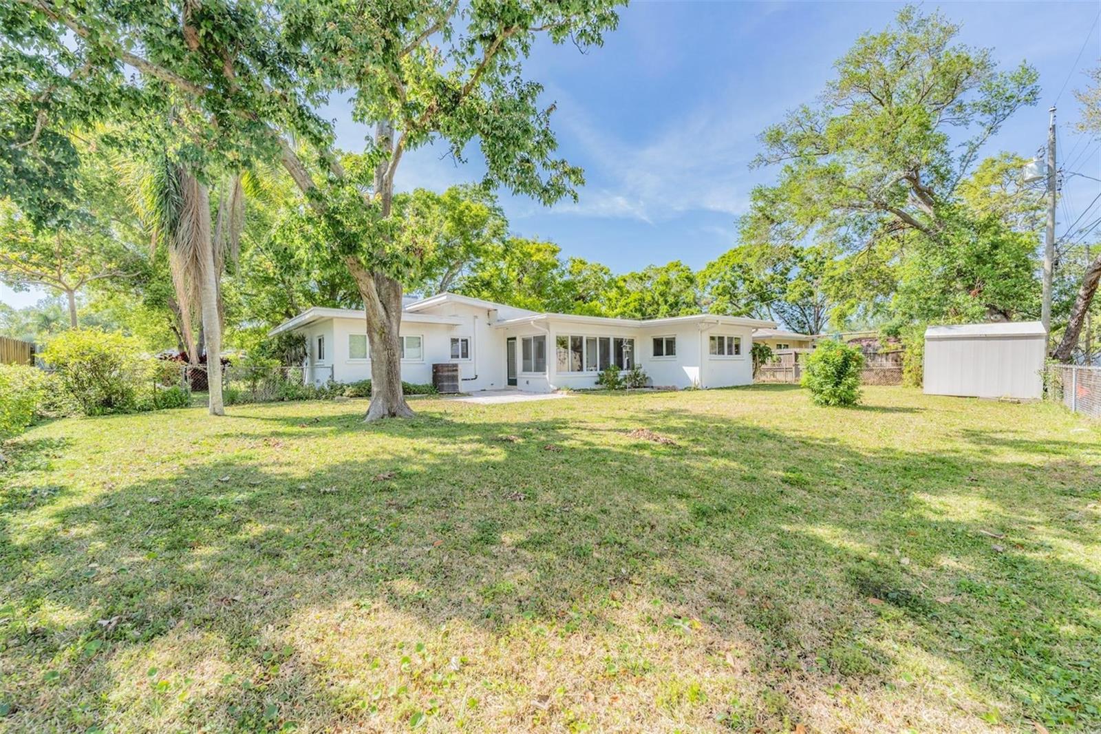 559 OAKWOOD DR, LARGO, FL, 33771