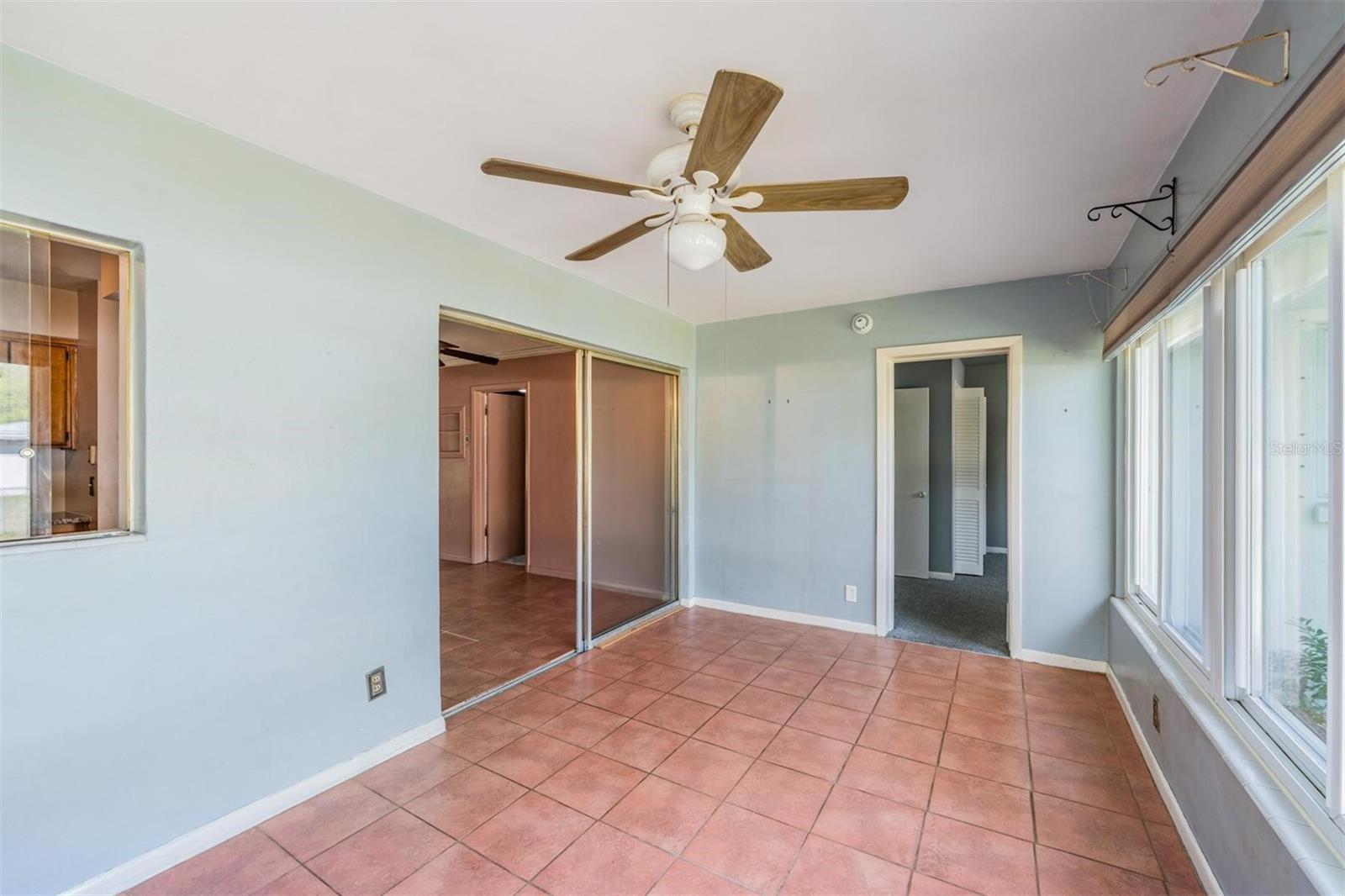 559 OAKWOOD DR, LARGO, FL, 33771