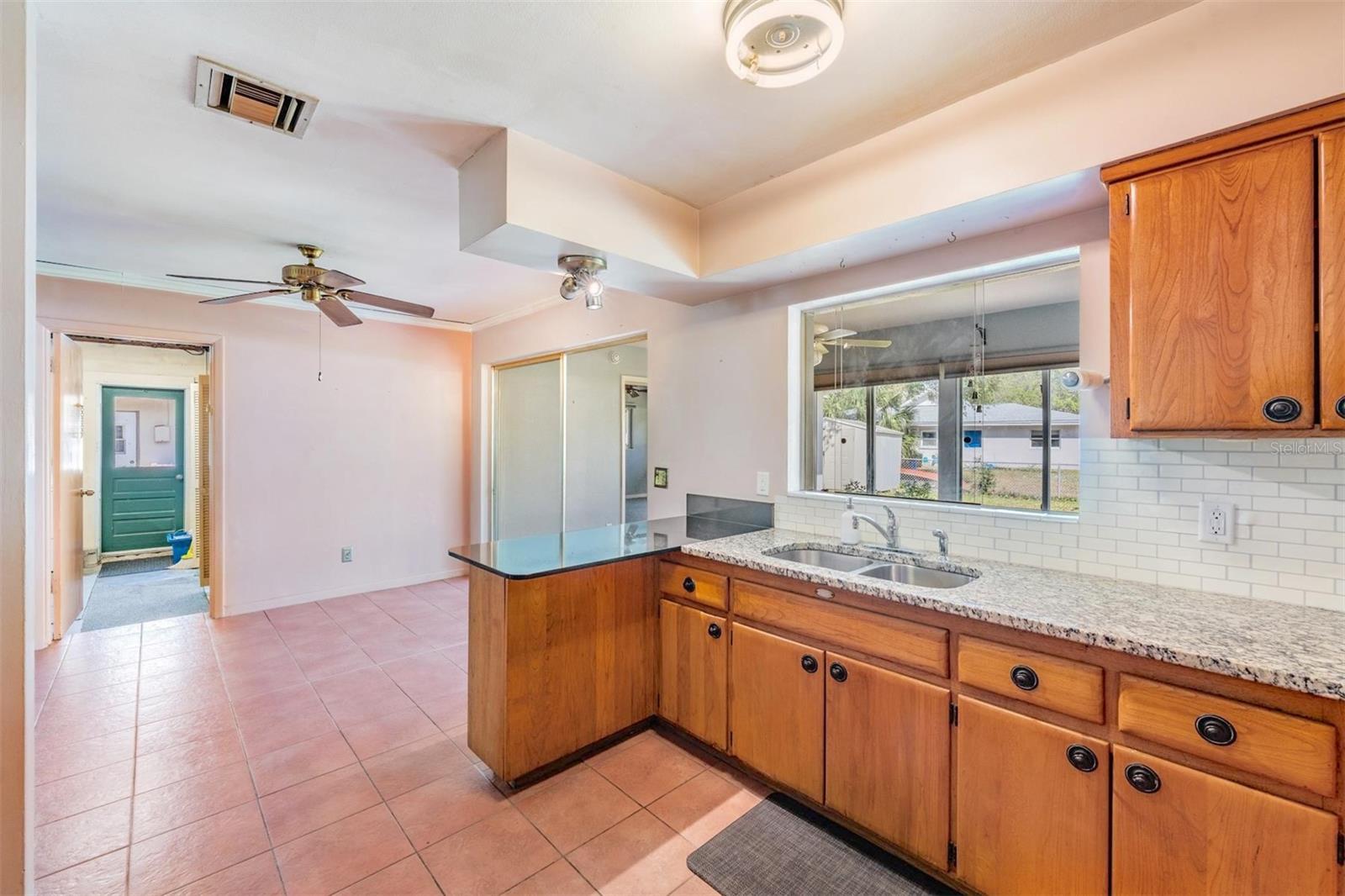 559 OAKWOOD DR, LARGO, FL, 33771