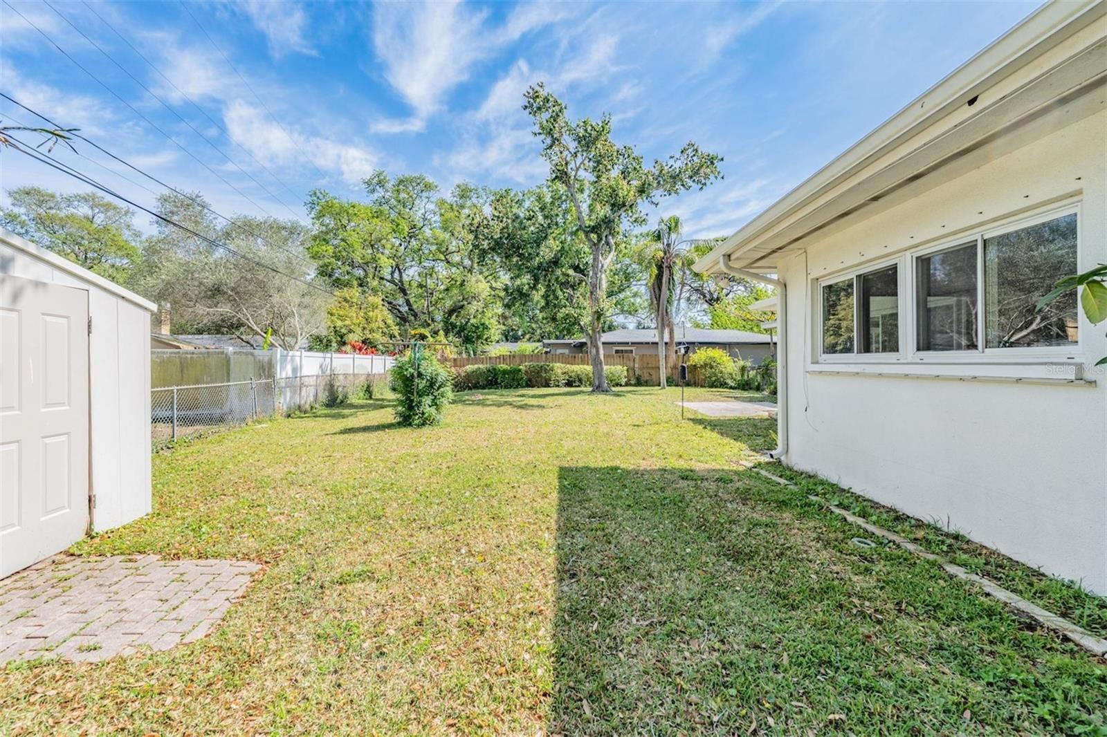 559 OAKWOOD DR, LARGO, FL, 33771