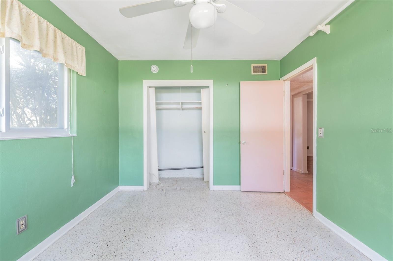 559 OAKWOOD DR, LARGO, FL, 33771