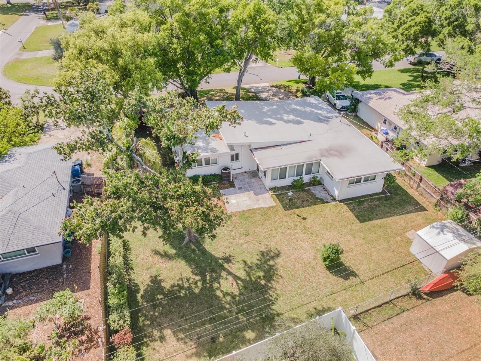 559 OAKWOOD DR, LARGO, FL, 33771