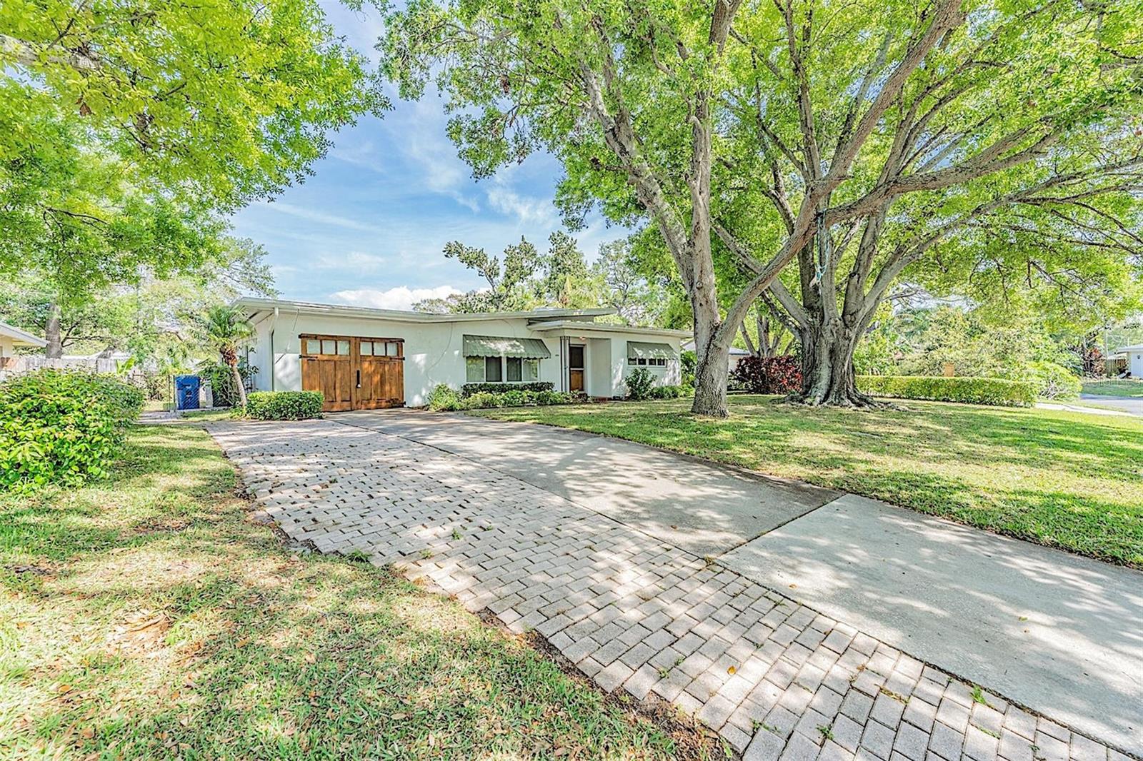 559 OAKWOOD DR, LARGO, FL, 33771