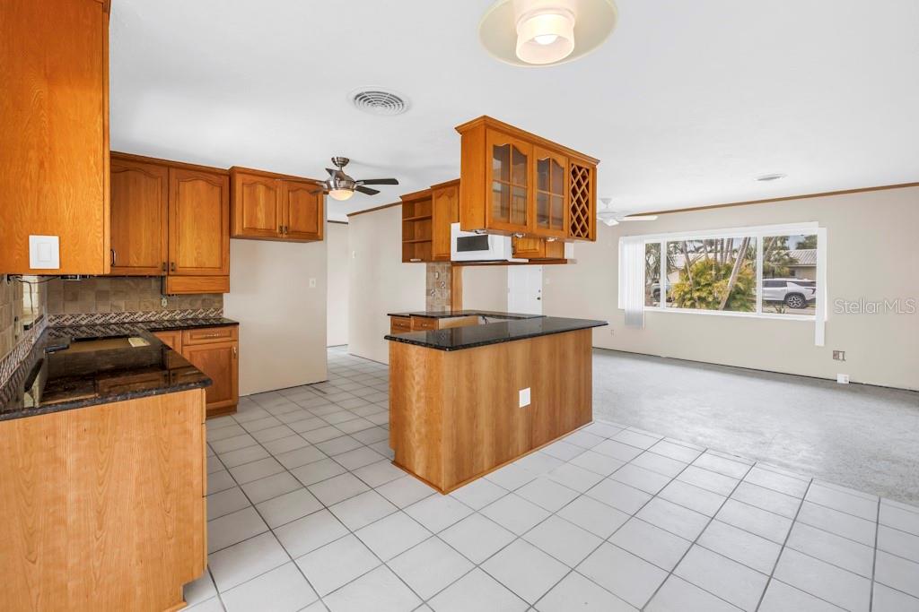 10215 3RD ST E, TREASURE ISLAND, FL, 33706
