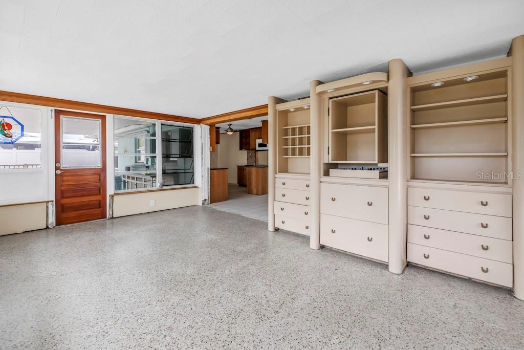 10215 3RD ST E, TREASURE ISLAND, FL, 33706