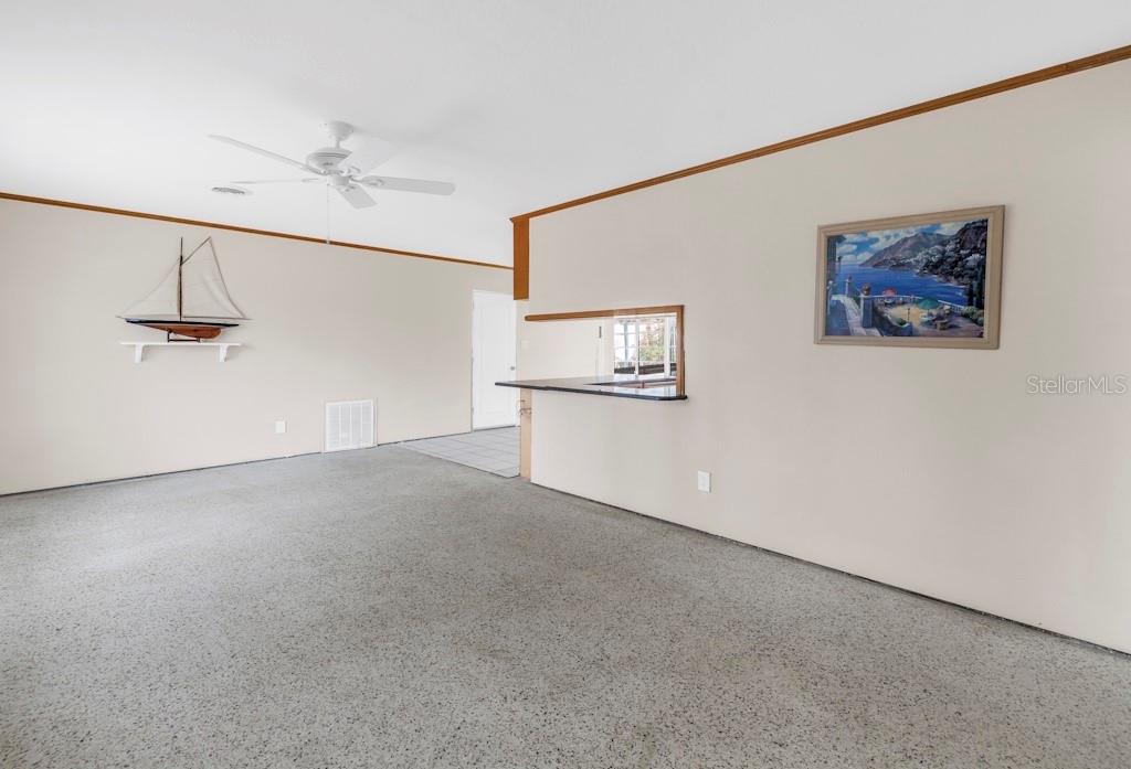 10215 3RD ST E, TREASURE ISLAND, FL, 33706