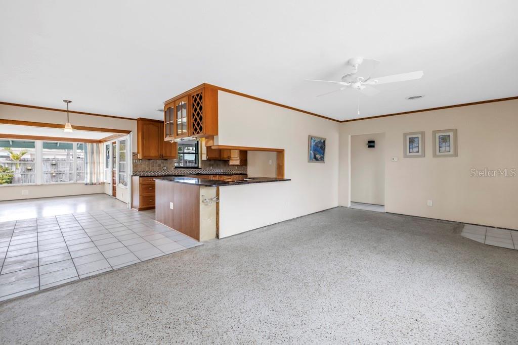 10215 3RD ST E, TREASURE ISLAND, FL, 33706