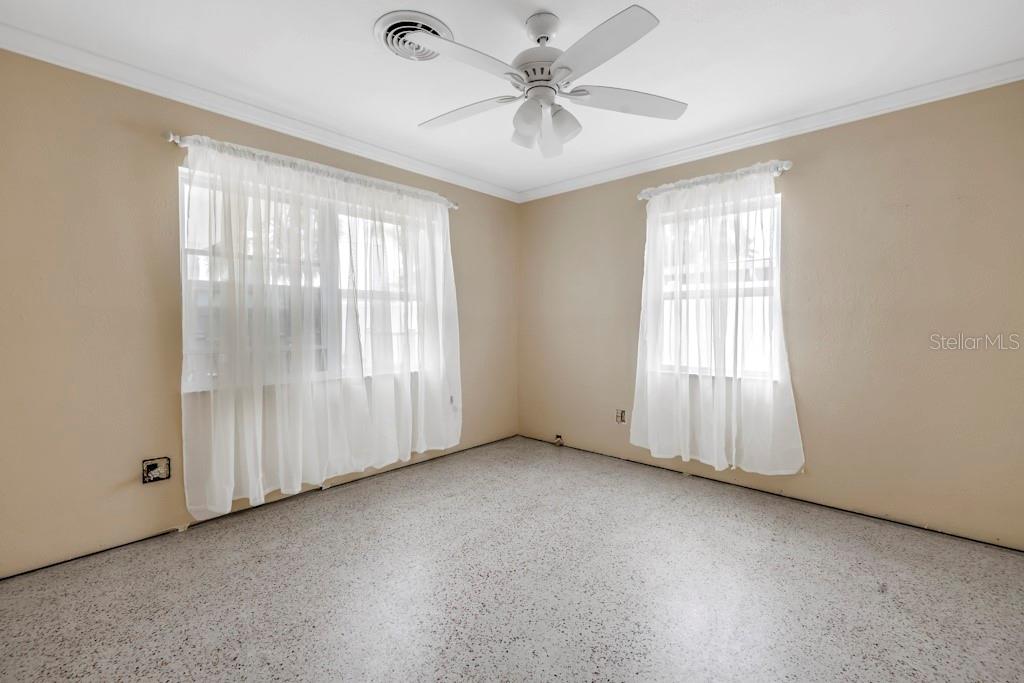 10215 3RD ST E, TREASURE ISLAND, FL, 33706