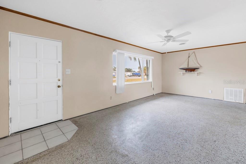 10215 3RD ST E, TREASURE ISLAND, FL, 33706