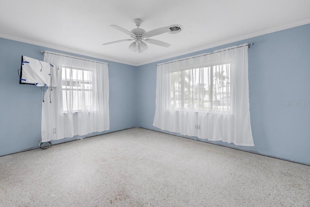 10215 3RD ST E, TREASURE ISLAND, FL, 33706