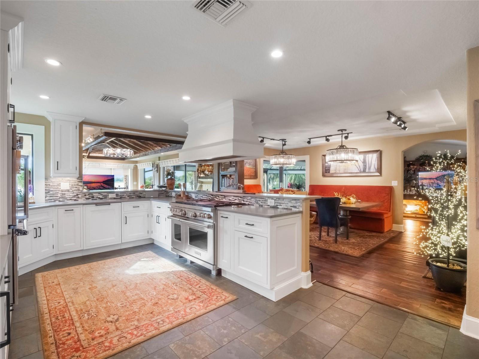 1945 OVERLOOK DR, MOUNT DORA, FL, 32757