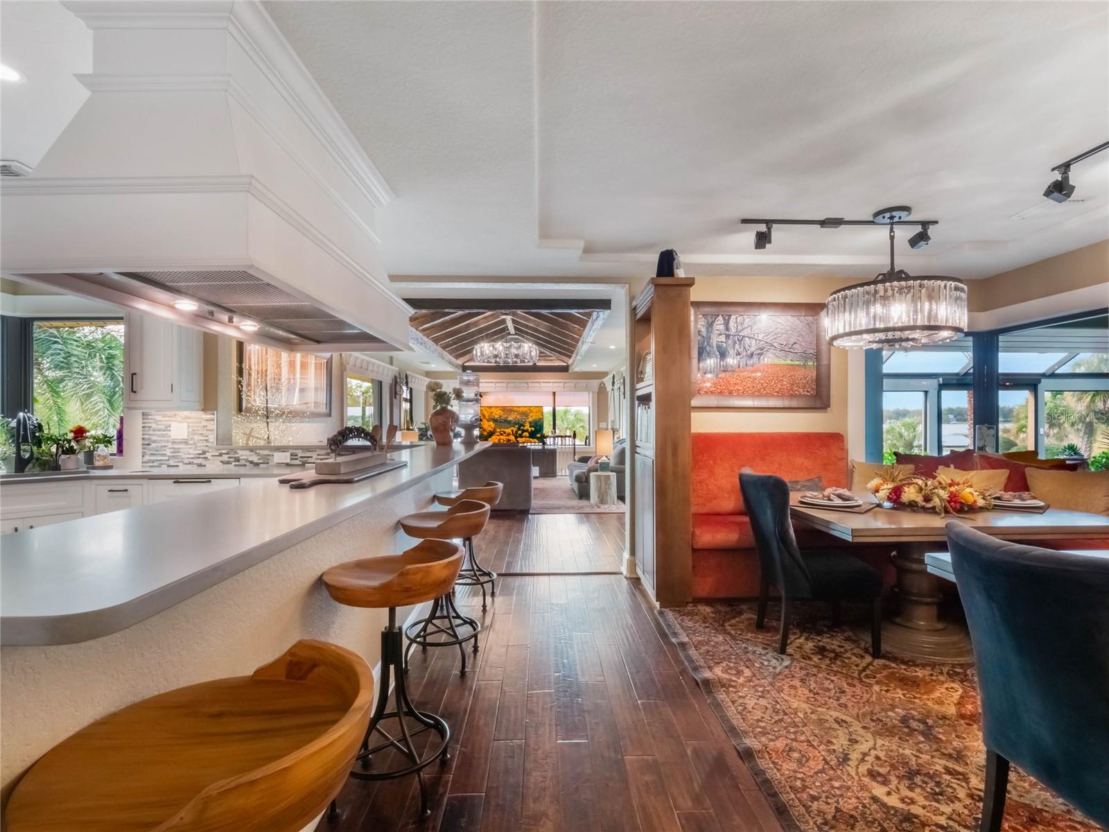 1945 OVERLOOK DR, MOUNT DORA, FL, 32757