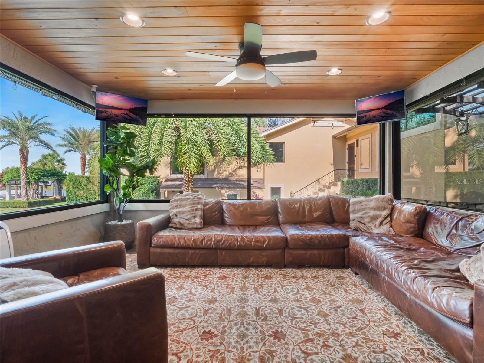 1945 OVERLOOK DR, MOUNT DORA, FL, 32757