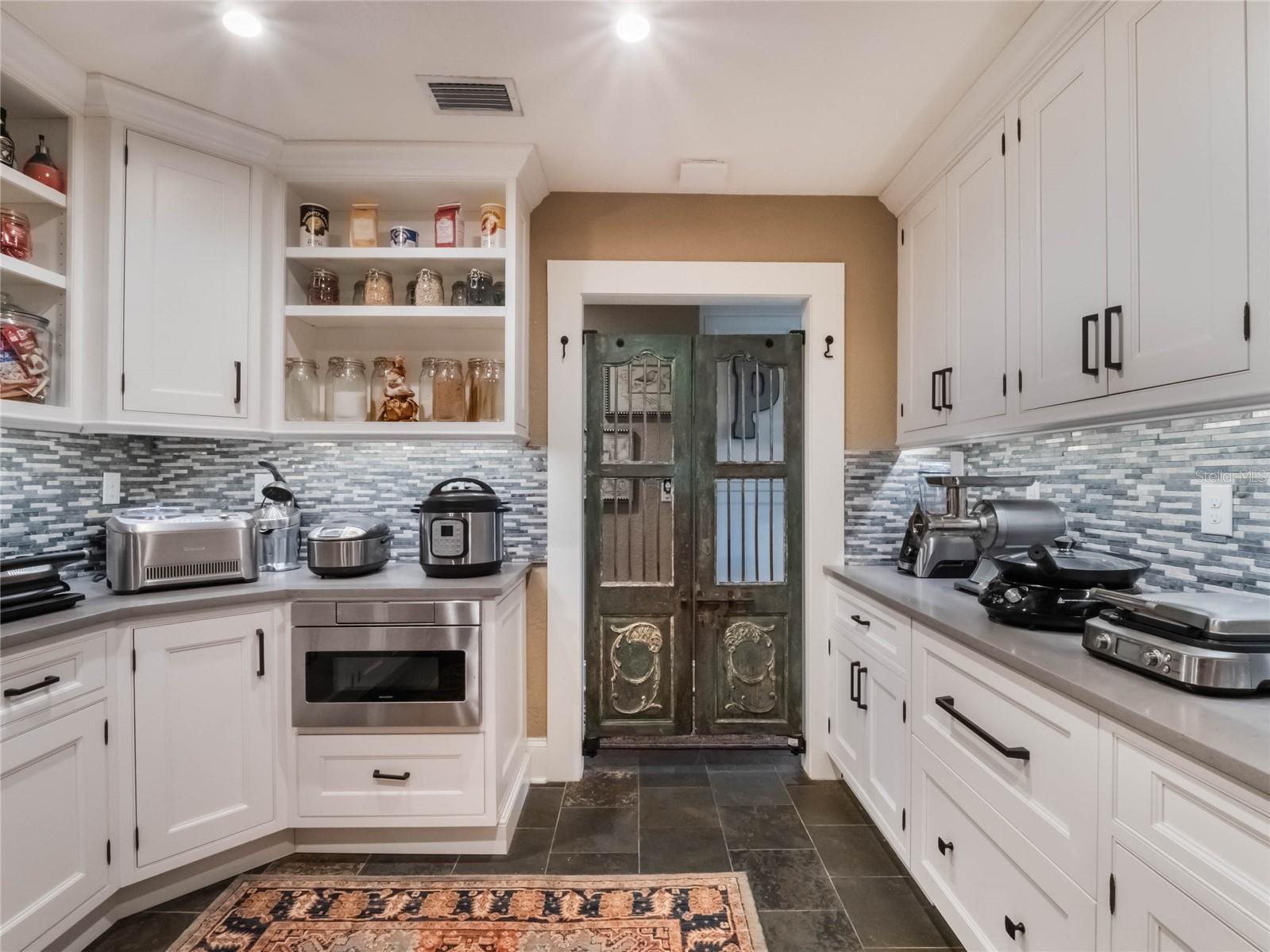 1945 OVERLOOK DR, MOUNT DORA, FL, 32757