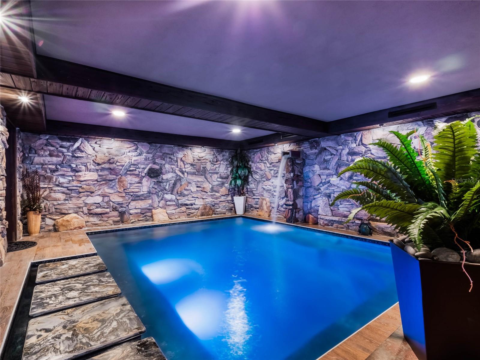 1945 OVERLOOK DR, MOUNT DORA, FL, 32757