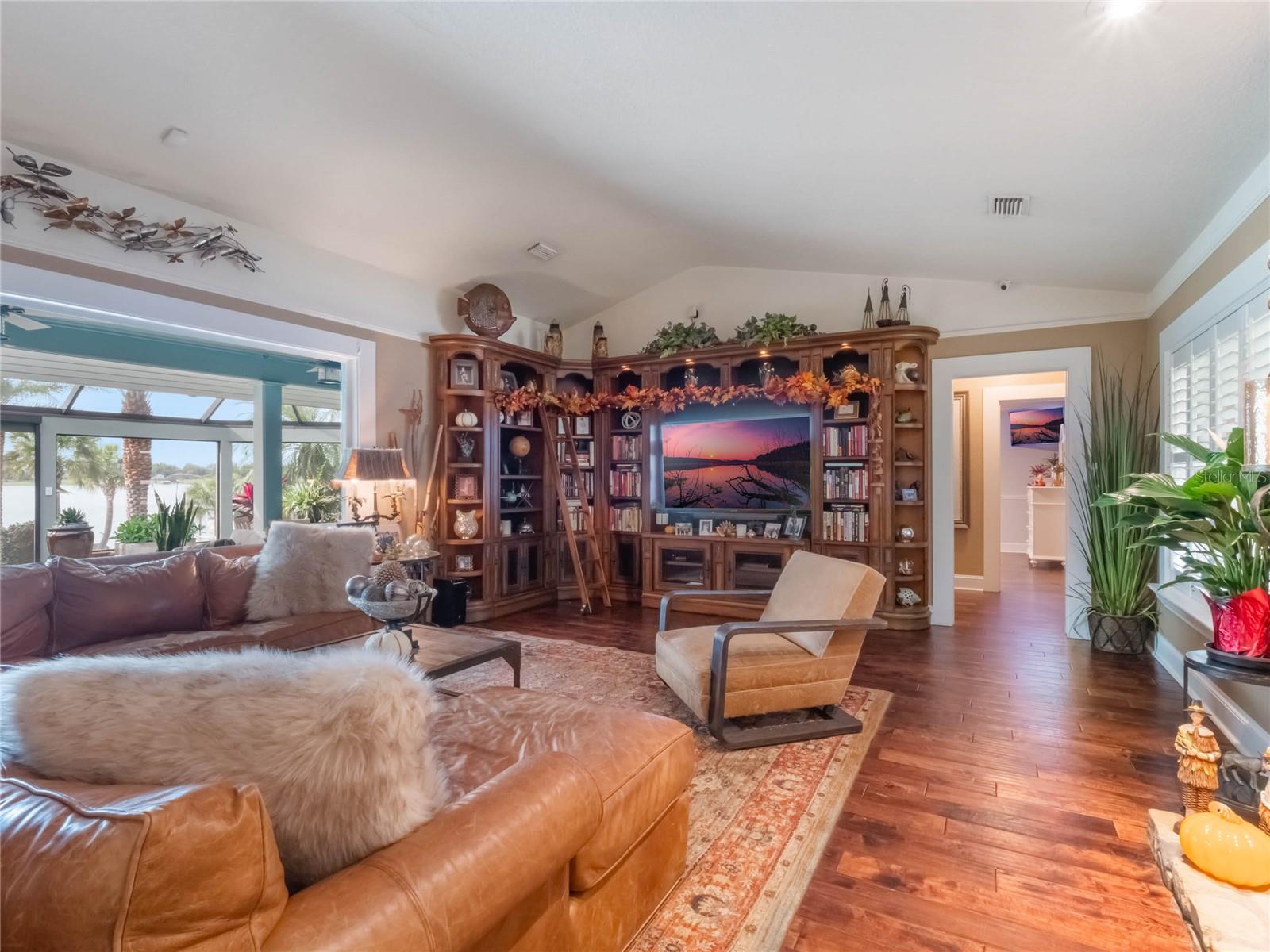 1945 OVERLOOK DR, MOUNT DORA, FL, 32757