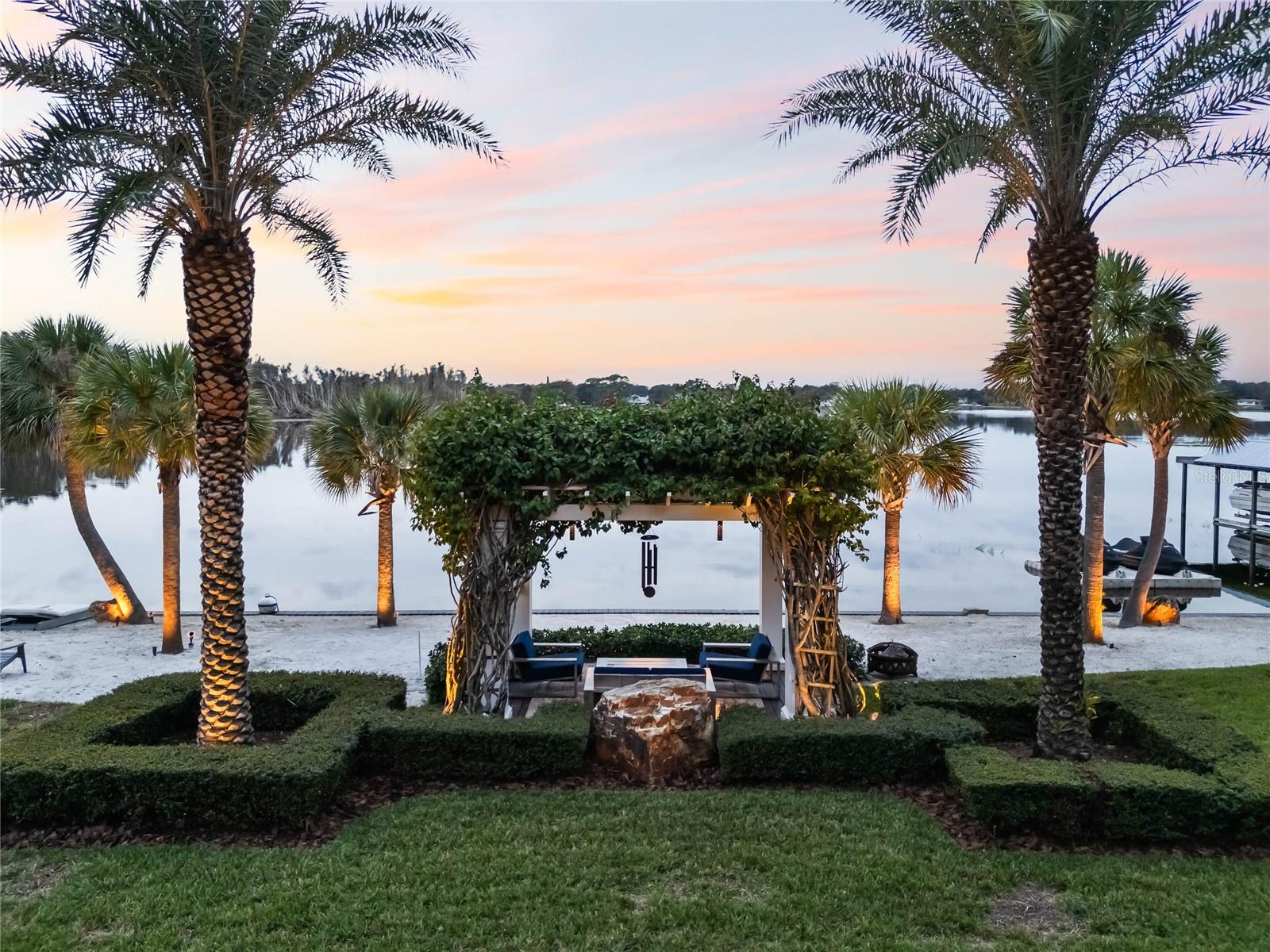 1945 OVERLOOK DR, MOUNT DORA, FL, 32757