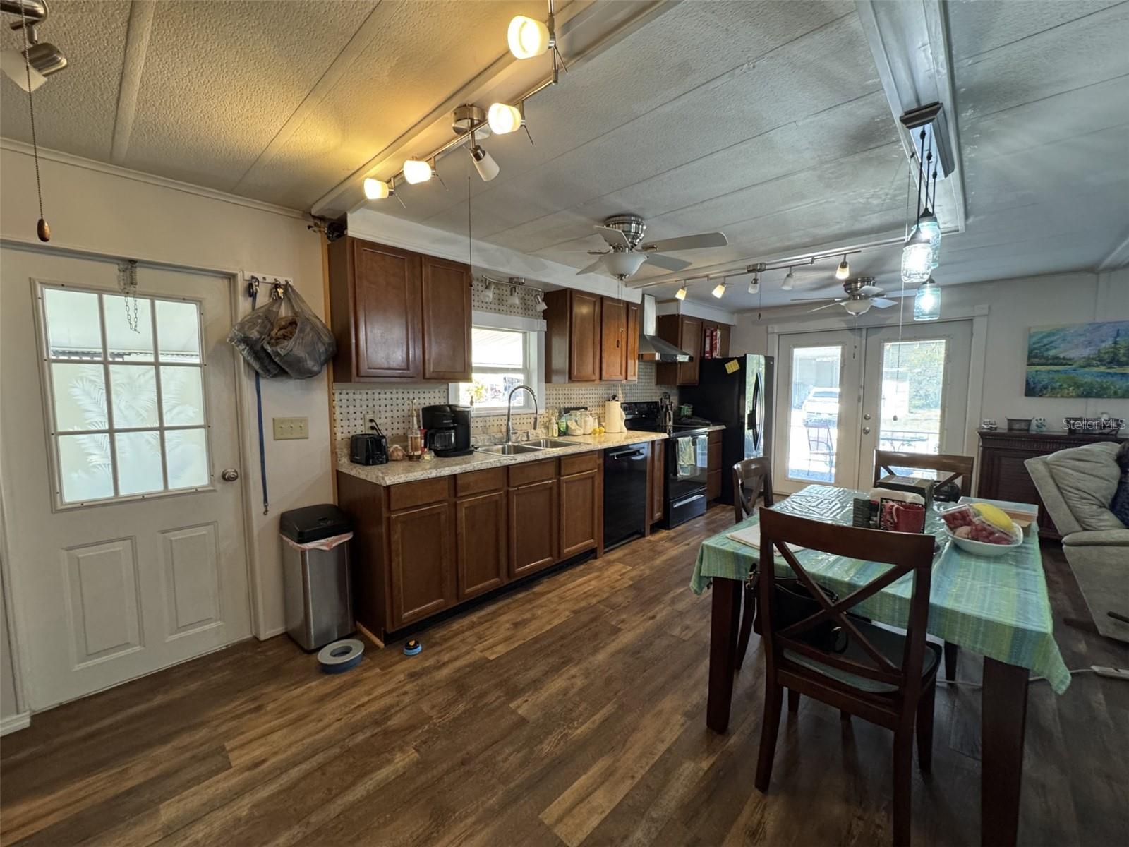 8689 BREEZE HILL DR, LAKE WALES, FL, 33898