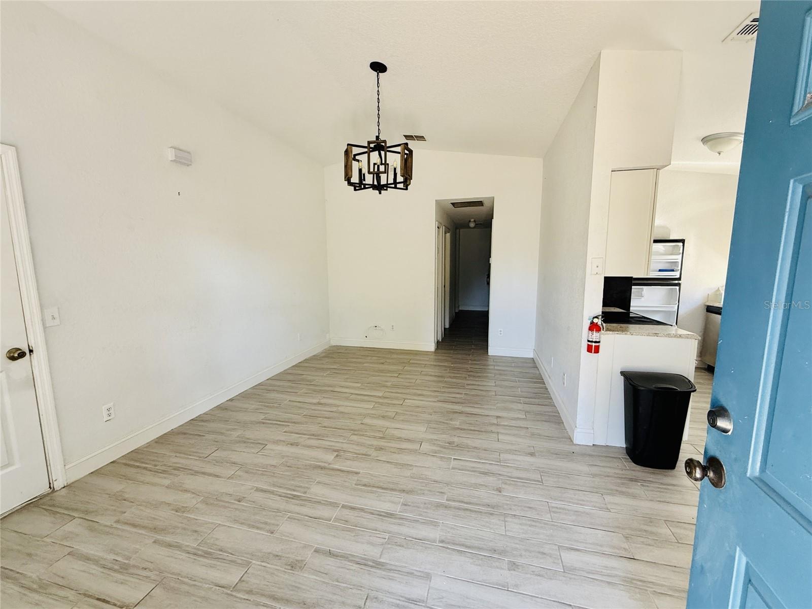 19 W ELLA J GILMORE ST, APOPKA, FL, 32703