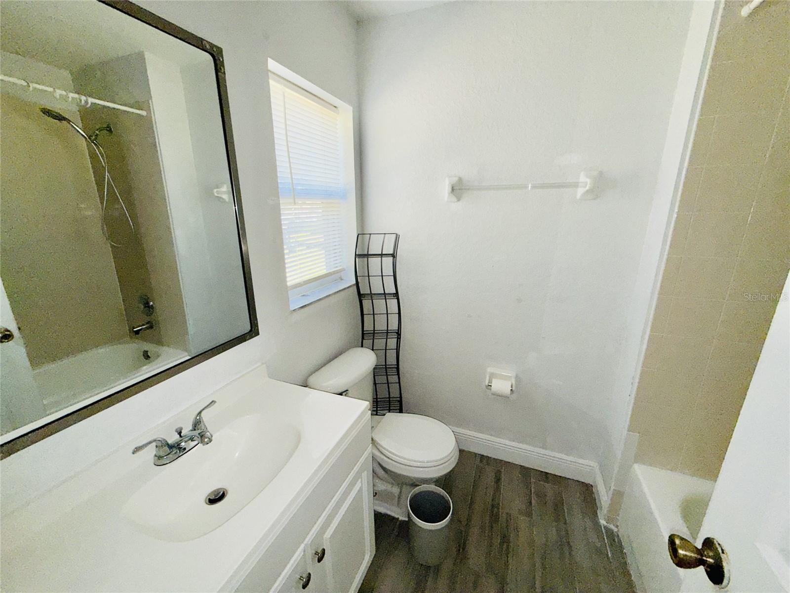 19 W ELLA J GILMORE ST, APOPKA, FL, 32703