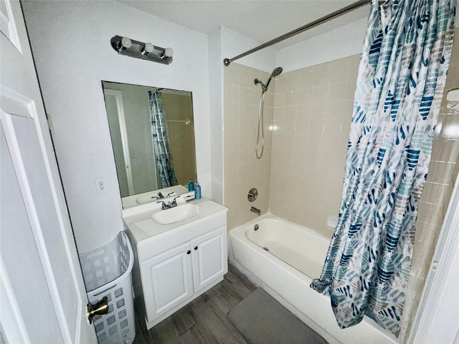 19 W ELLA J GILMORE ST, APOPKA, FL, 32703