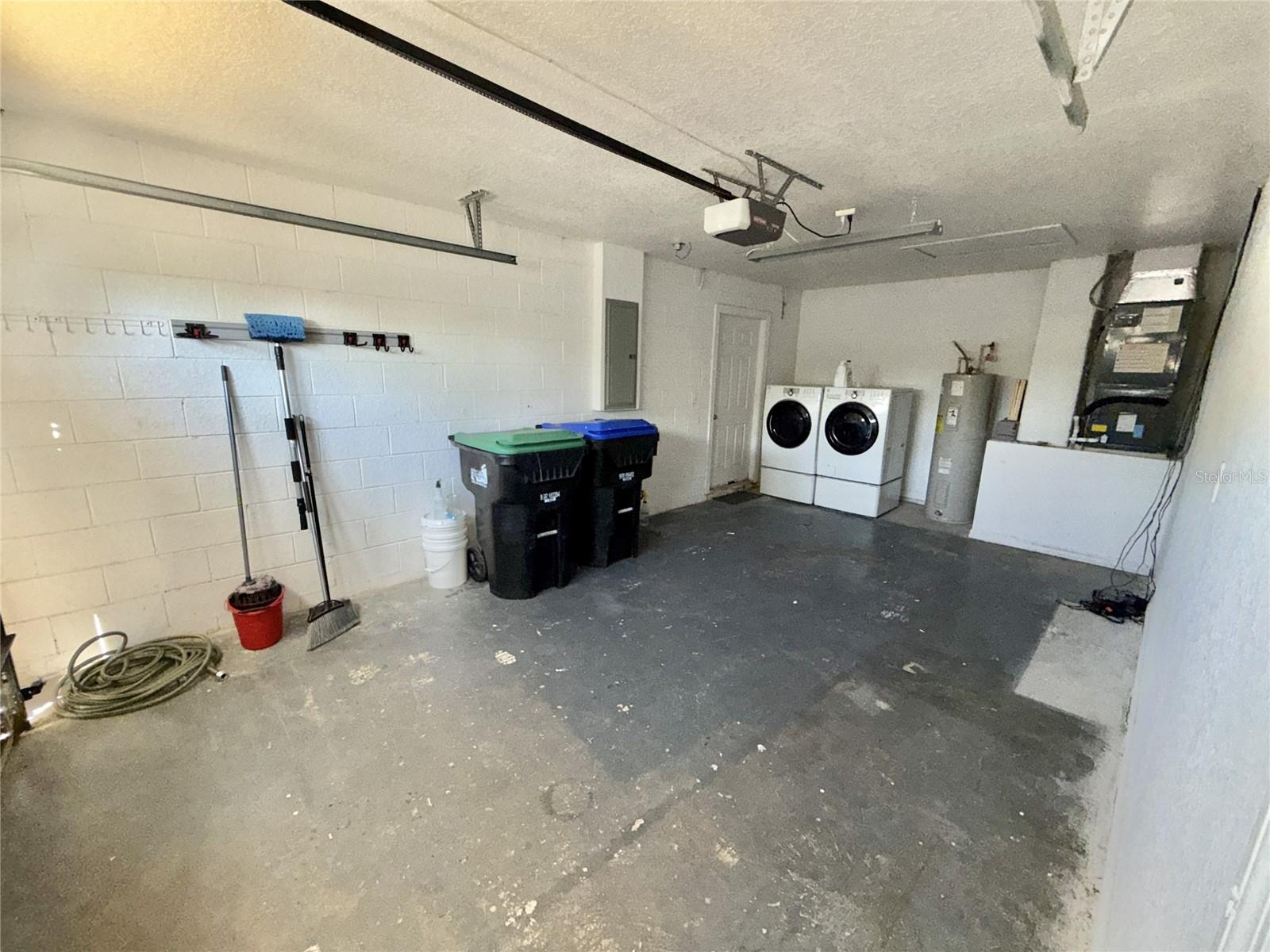 19 W ELLA J GILMORE ST, APOPKA, FL, 32703