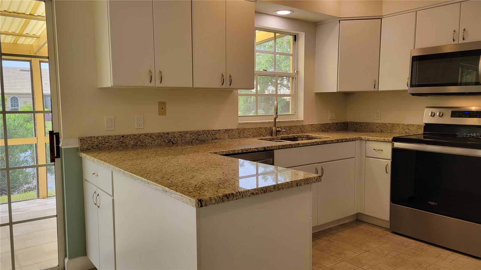 3520 57TH AVENUE CIR W #10, BRADENTON, FL, 34210