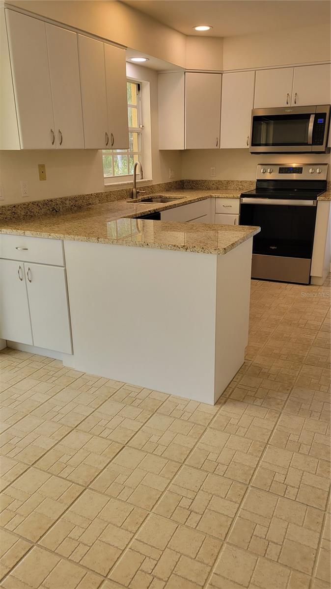 3520 57TH AVENUE CIR W #10, BRADENTON, FL, 34210
