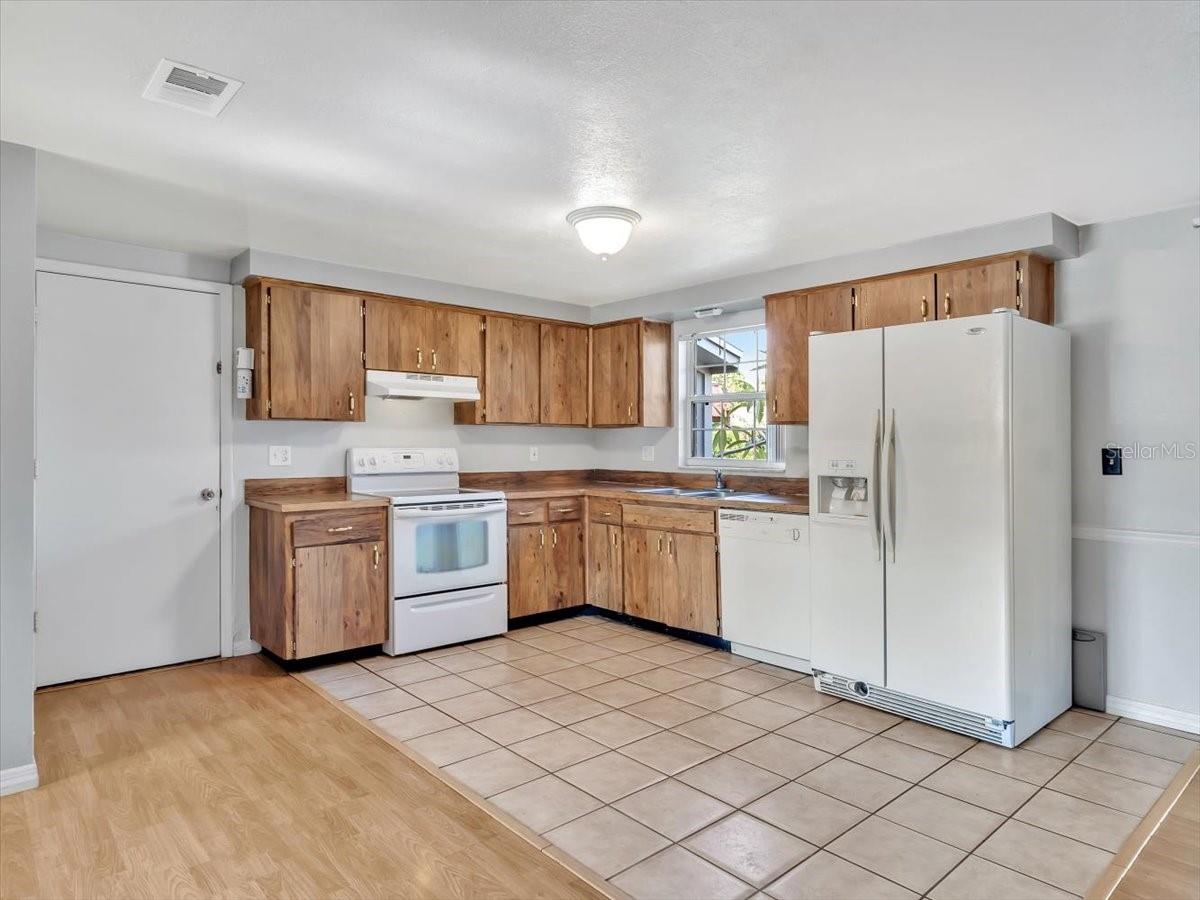 909 KIRKCALDY WAY, VALRICO, FL, 33594