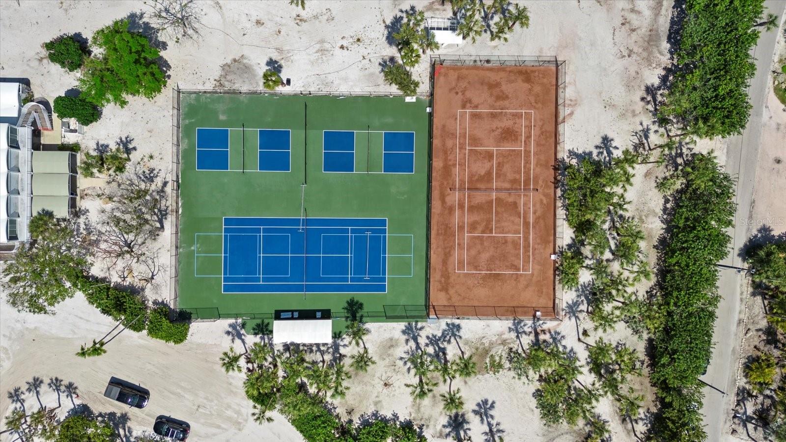 8440 SANDERLING RD, SARASOTA, FL, 34242