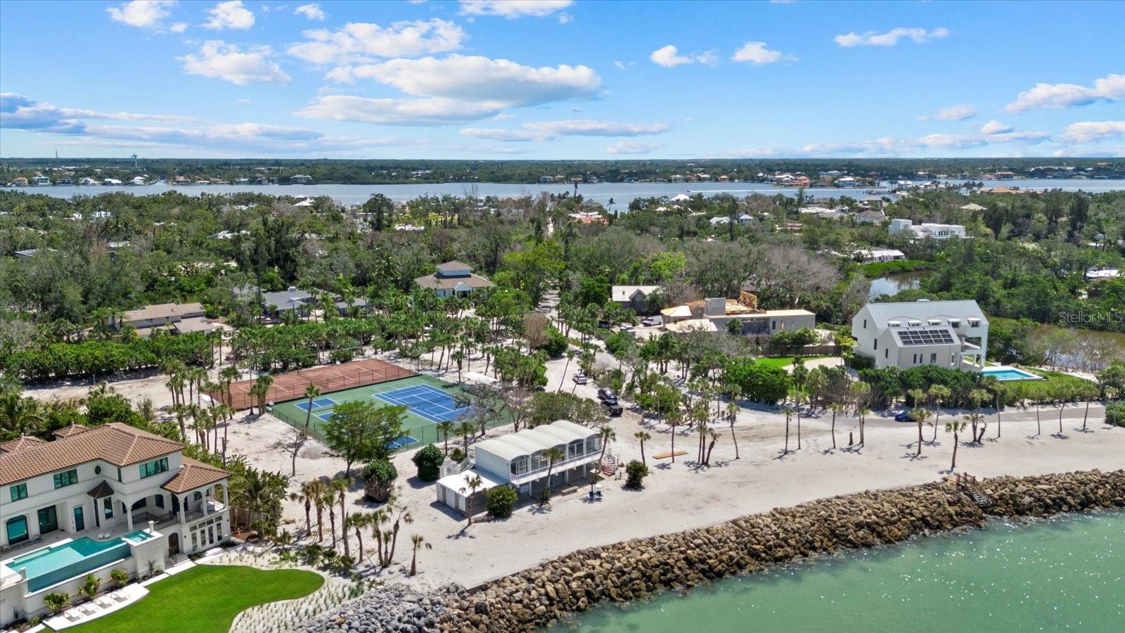 8440 SANDERLING RD, SARASOTA, FL, 34242