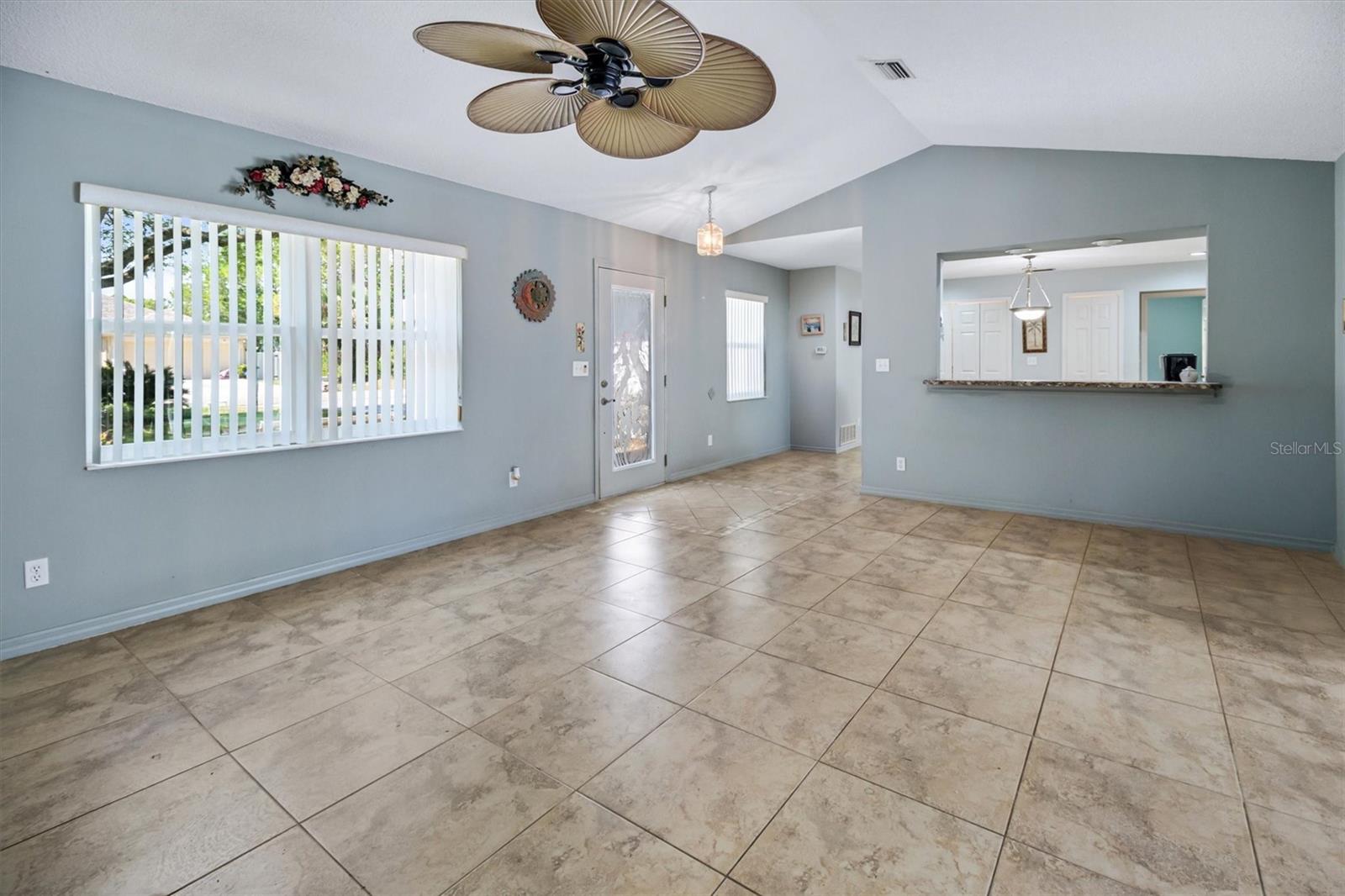 11 WHITE HAVEN LN, PALM COAST, FL, 32164