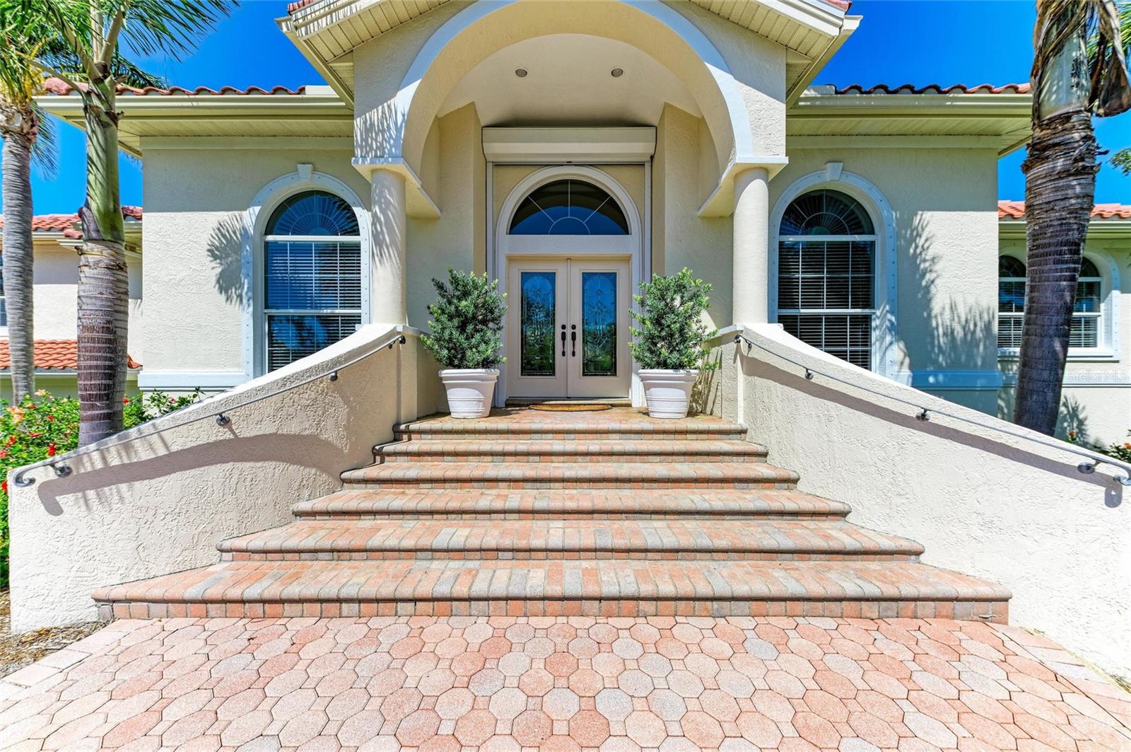 3303 SABAL COVE CIR, LONGBOAT KEY, FL, 34228