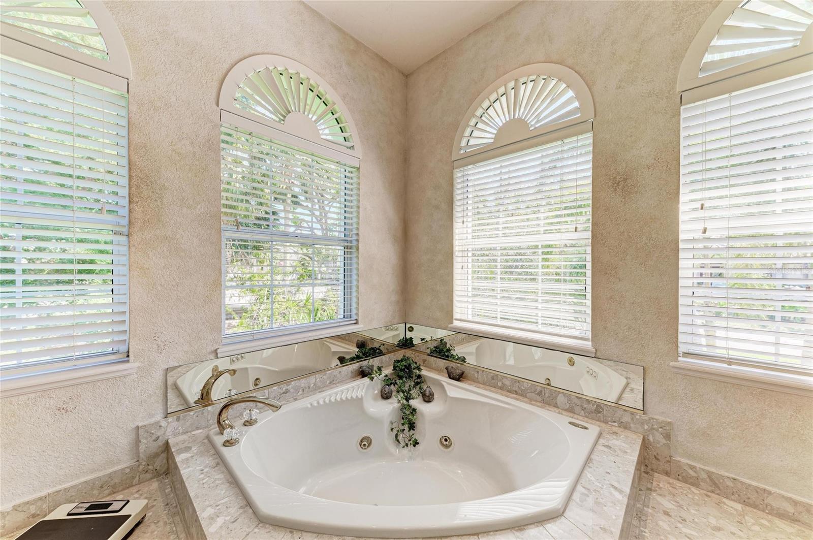 3303 SABAL COVE CIR, LONGBOAT KEY, FL, 34228