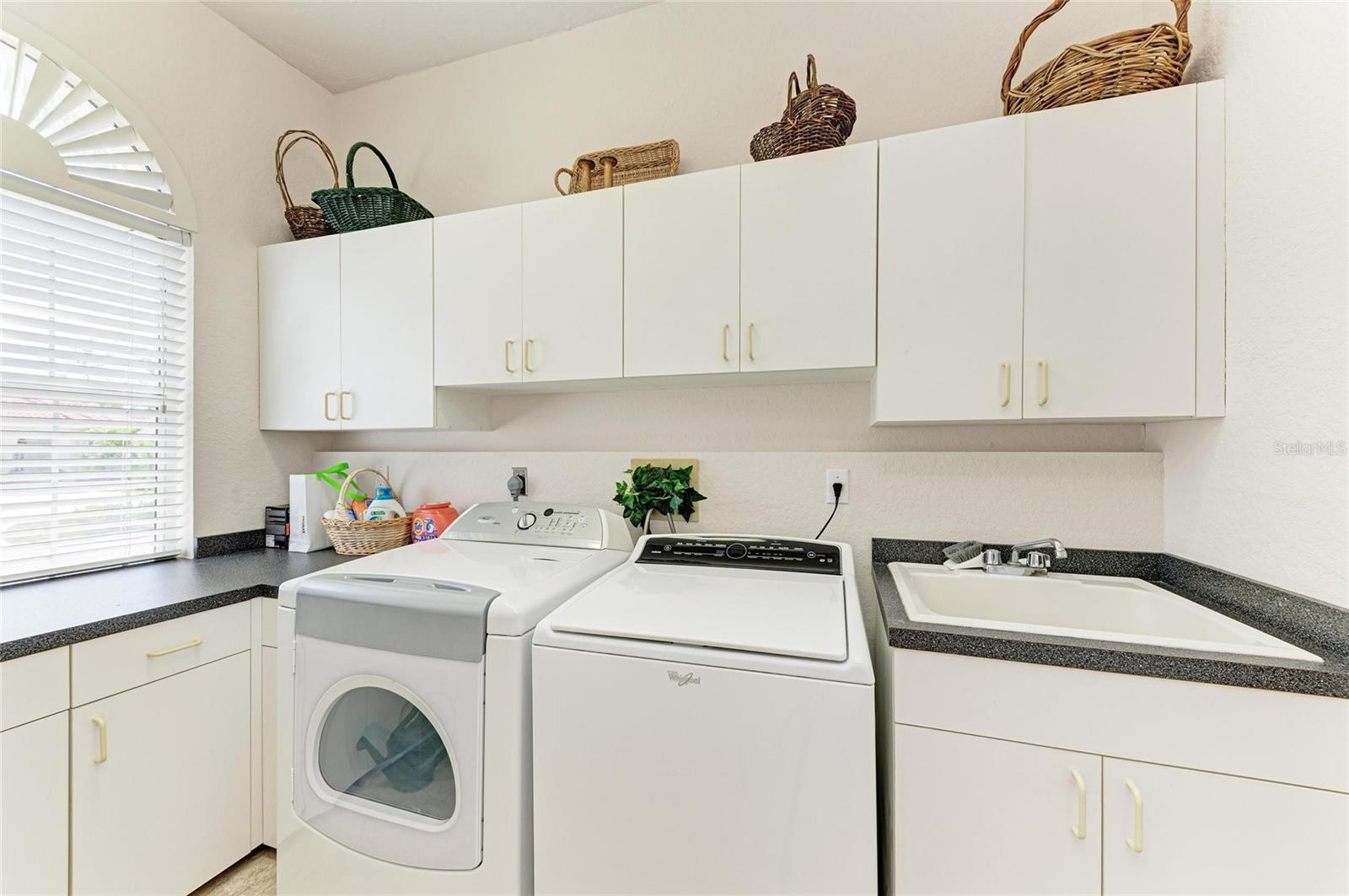 3303 SABAL COVE CIR, LONGBOAT KEY, FL, 34228