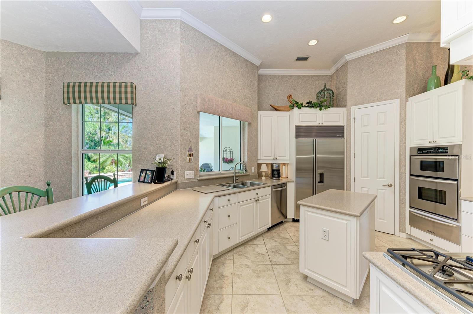 3303 SABAL COVE CIR, LONGBOAT KEY, FL, 34228