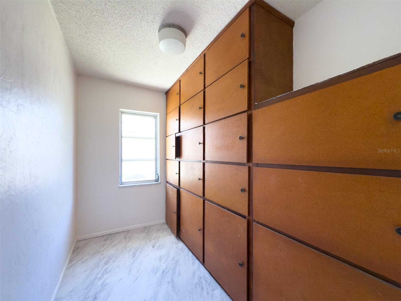 688 ALLEGHENY DR, SUN CITY CENTER, FL, 33573