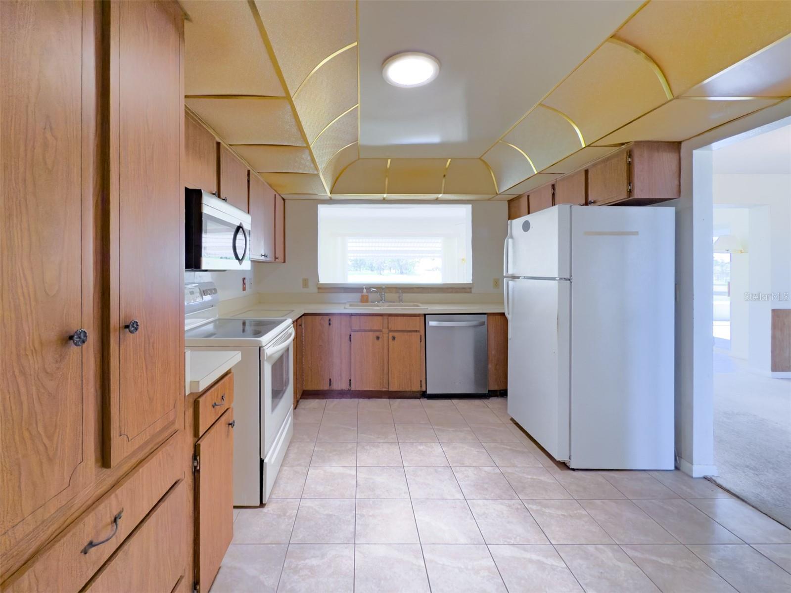 688 ALLEGHENY DR, SUN CITY CENTER, FL, 33573