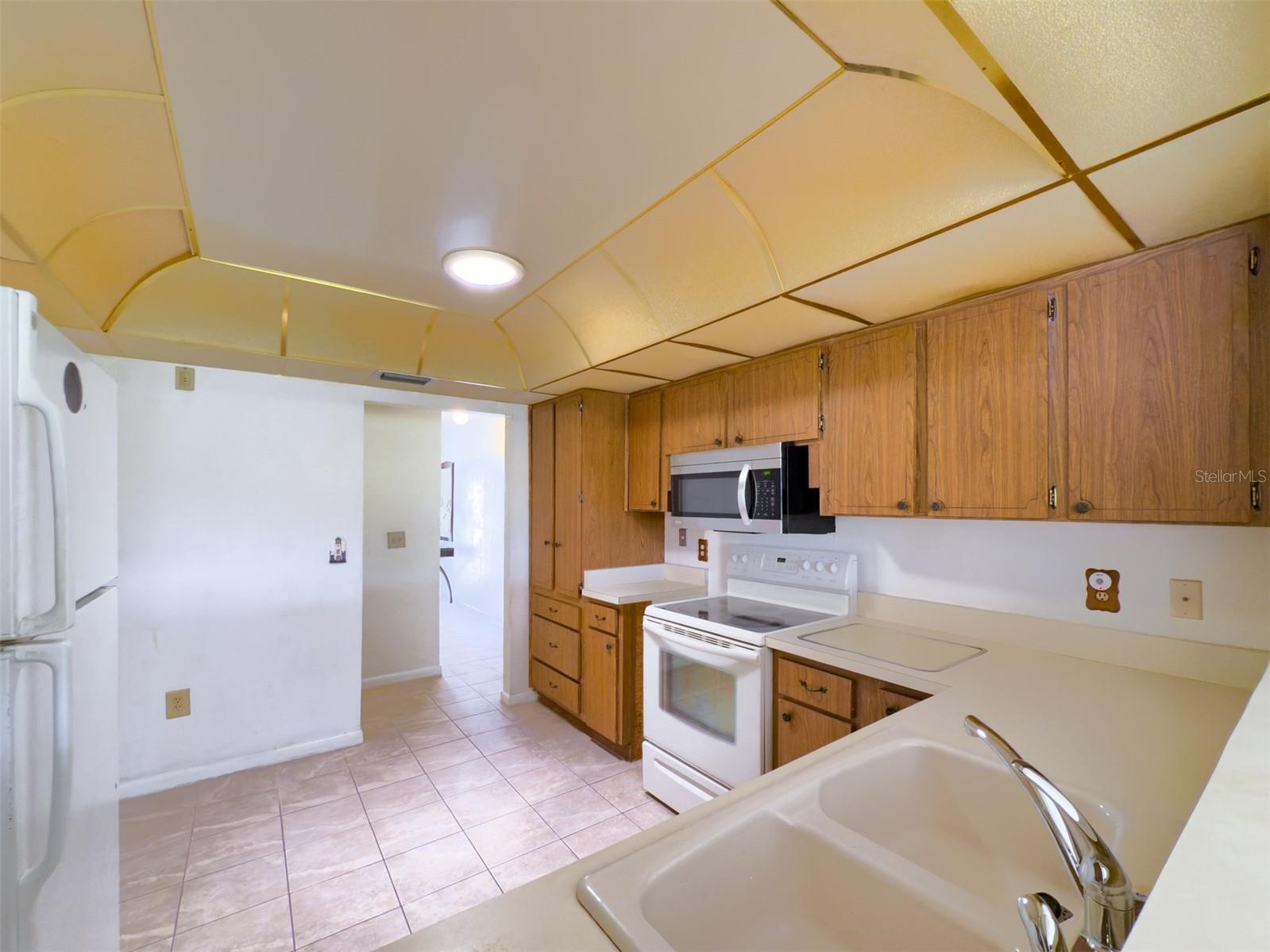 688 ALLEGHENY DR, SUN CITY CENTER, FL, 33573