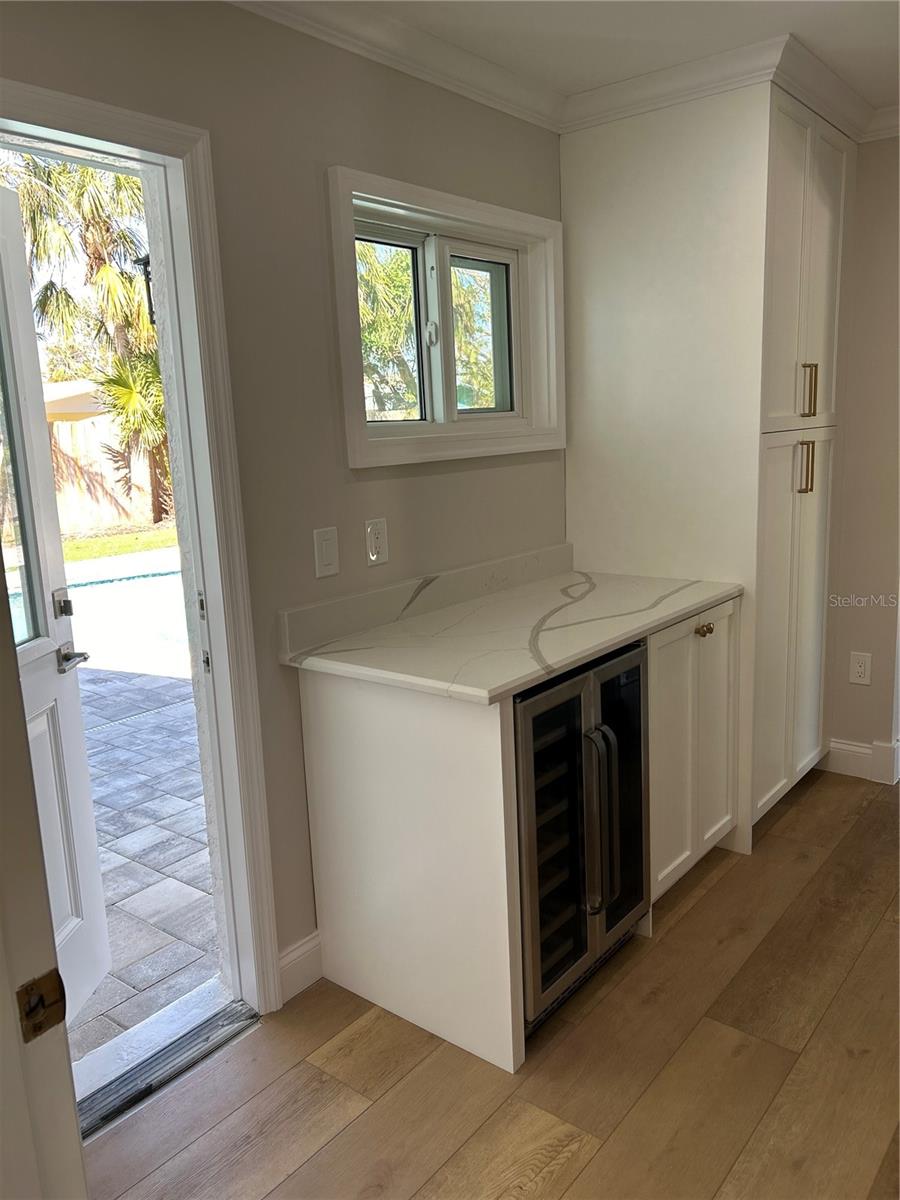 691 RUSSELL ST, LONGBOAT KEY, FL, 34228