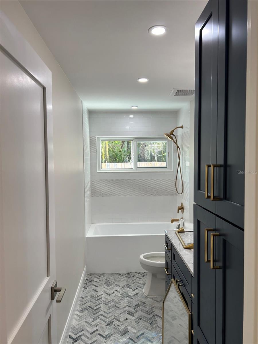 691 RUSSELL ST, LONGBOAT KEY, FL, 34228