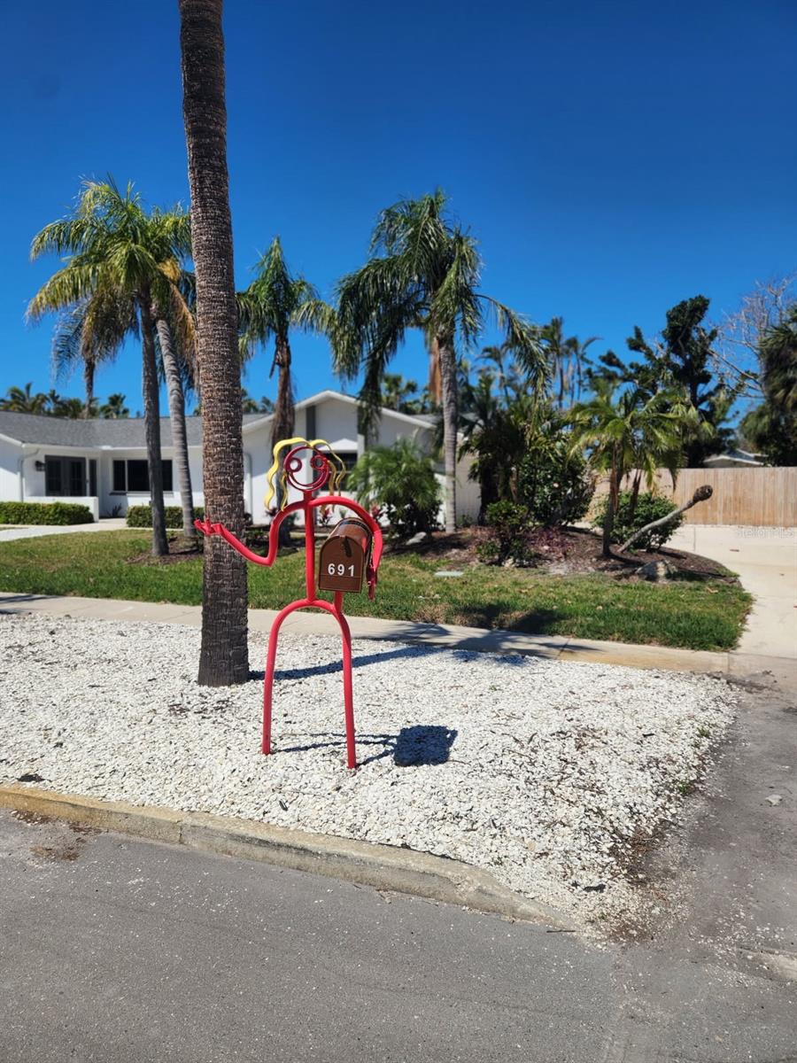 691 RUSSELL ST, LONGBOAT KEY, FL, 34228