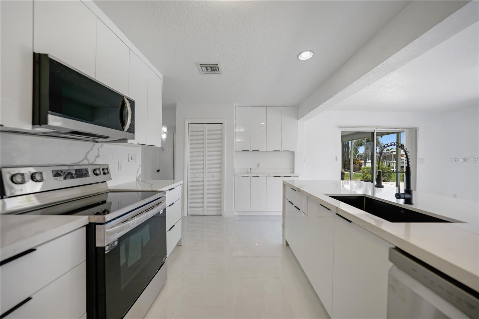 830 NAPOLI LN, PUNTA GORDA, FL, 33950