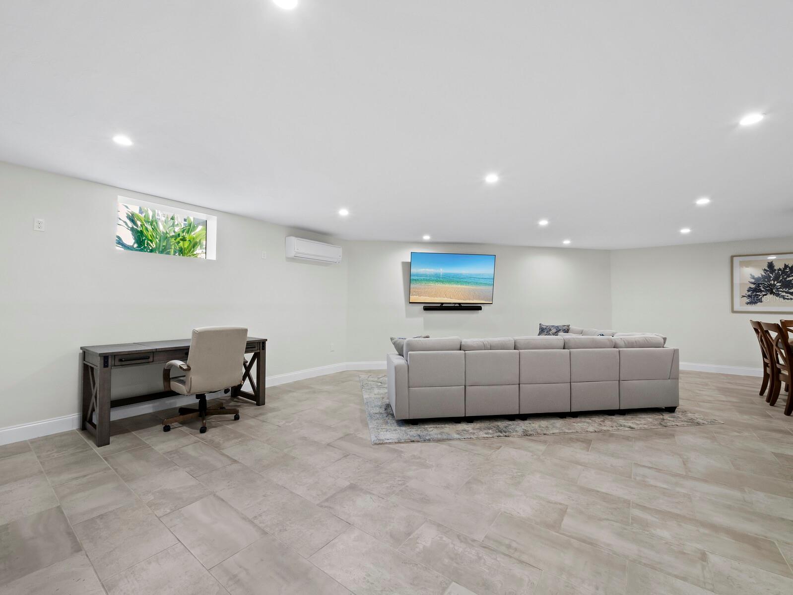 1928 HARBOURSIDE DR #1404, LONGBOAT KEY, FL, 34228