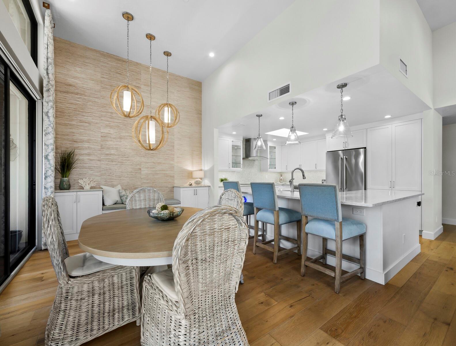 1928 HARBOURSIDE DR #1404, LONGBOAT KEY, FL, 34228