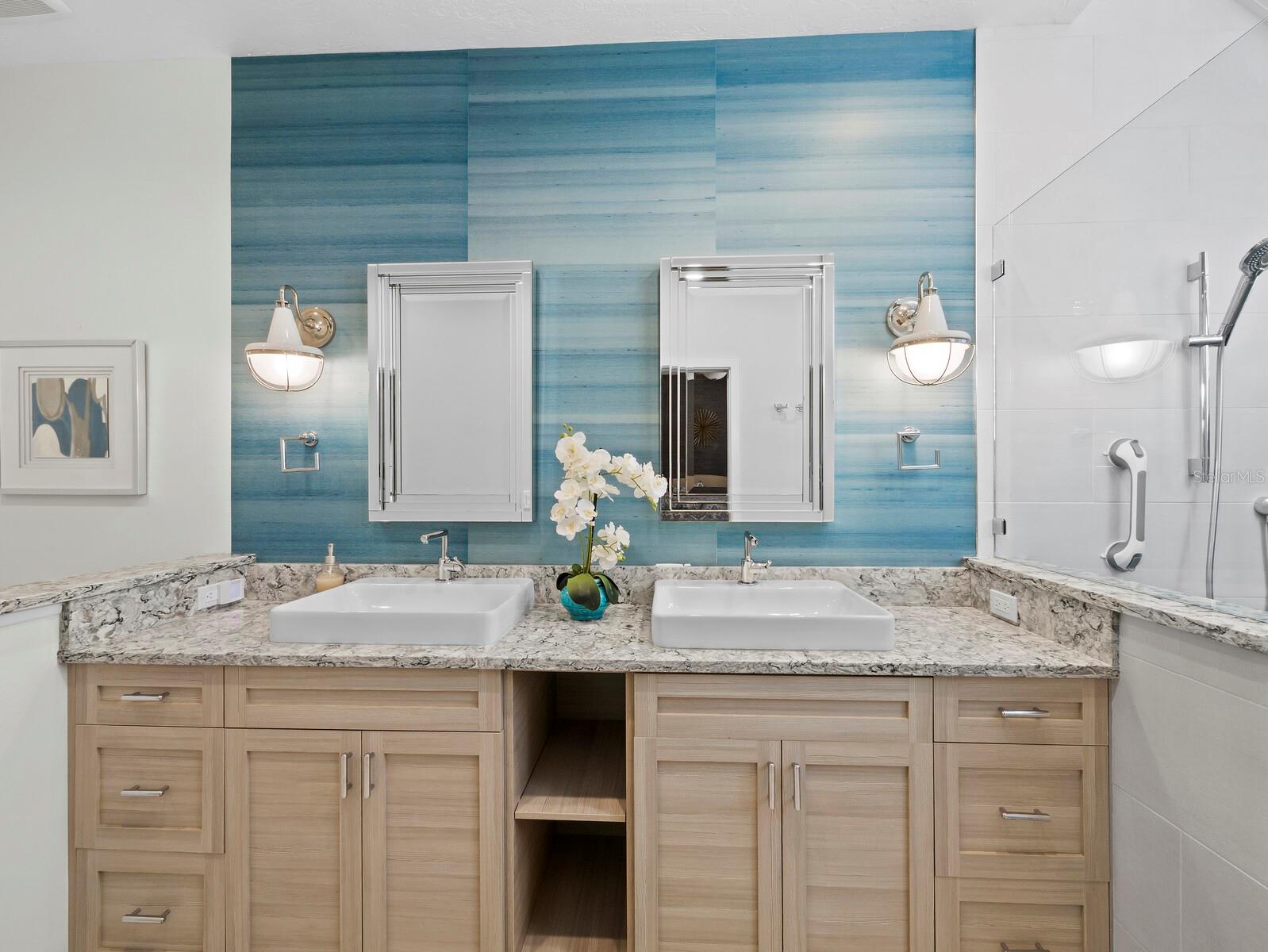 1928 HARBOURSIDE DR #1404, LONGBOAT KEY, FL, 34228