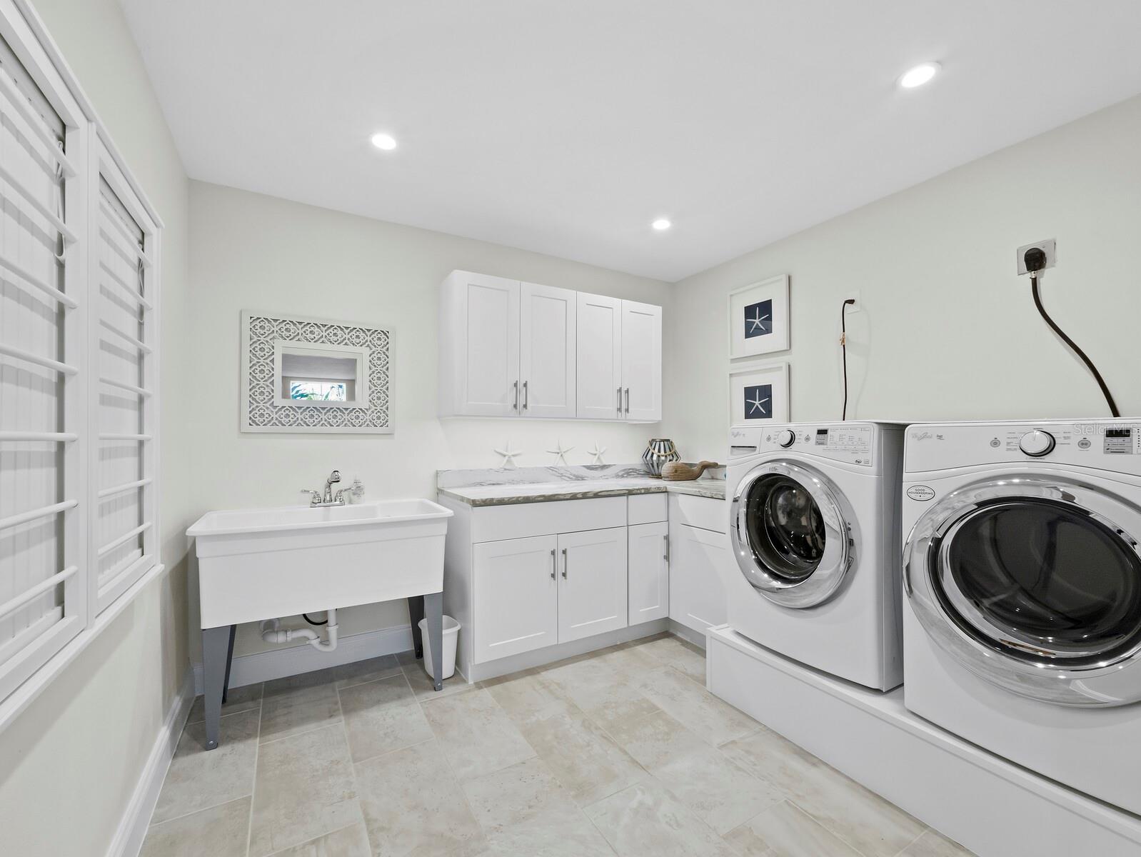 1928 HARBOURSIDE DR #1404, LONGBOAT KEY, FL, 34228