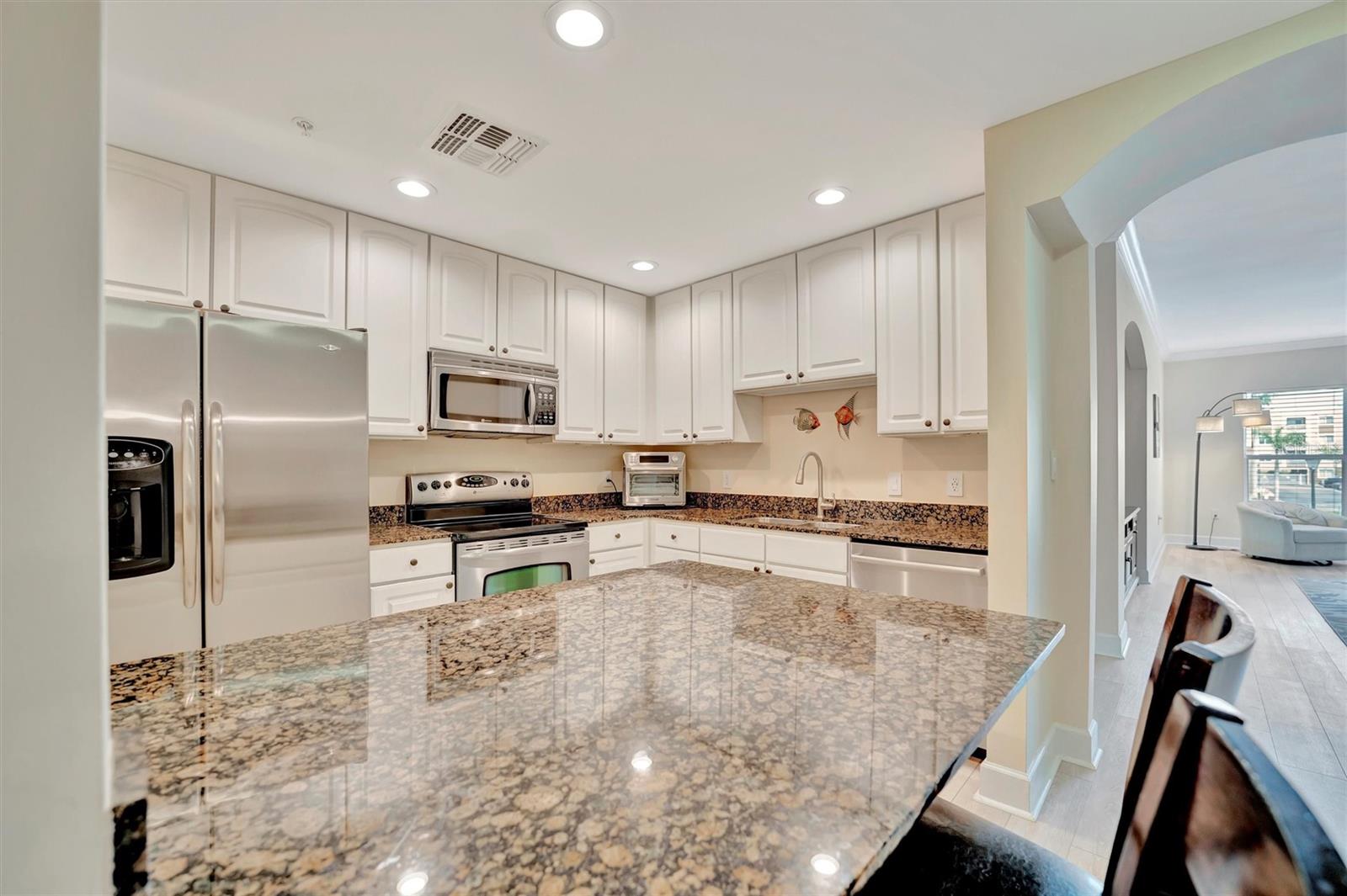 808 3RD AVE W #214, BRADENTON, FL, 34205