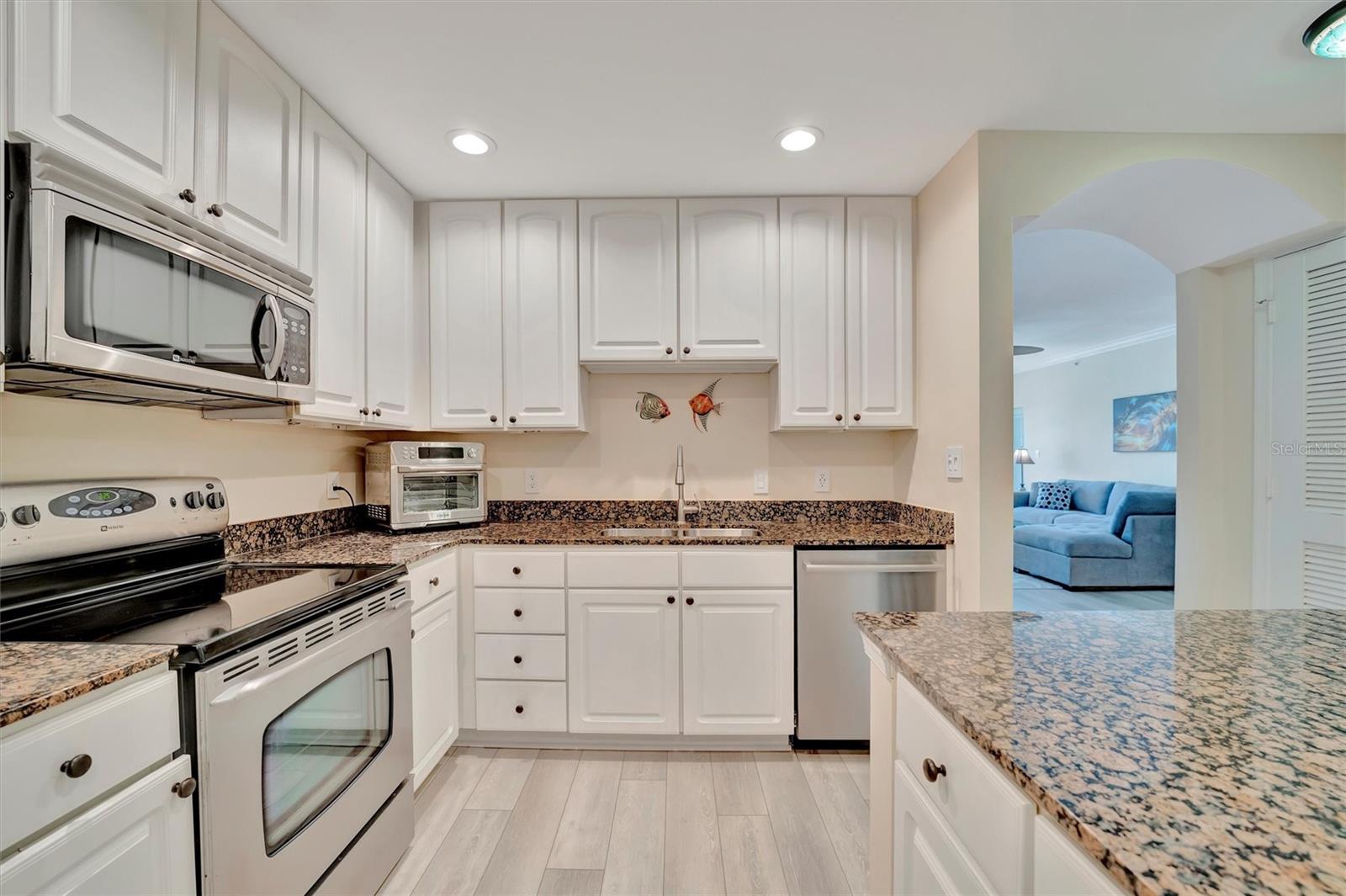 808 3RD AVE W #214, BRADENTON, FL, 34205