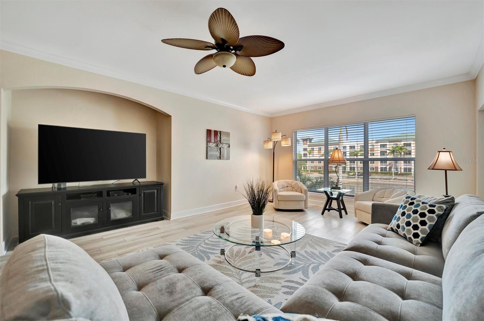 808 3RD AVE W #214, BRADENTON, FL, 34205